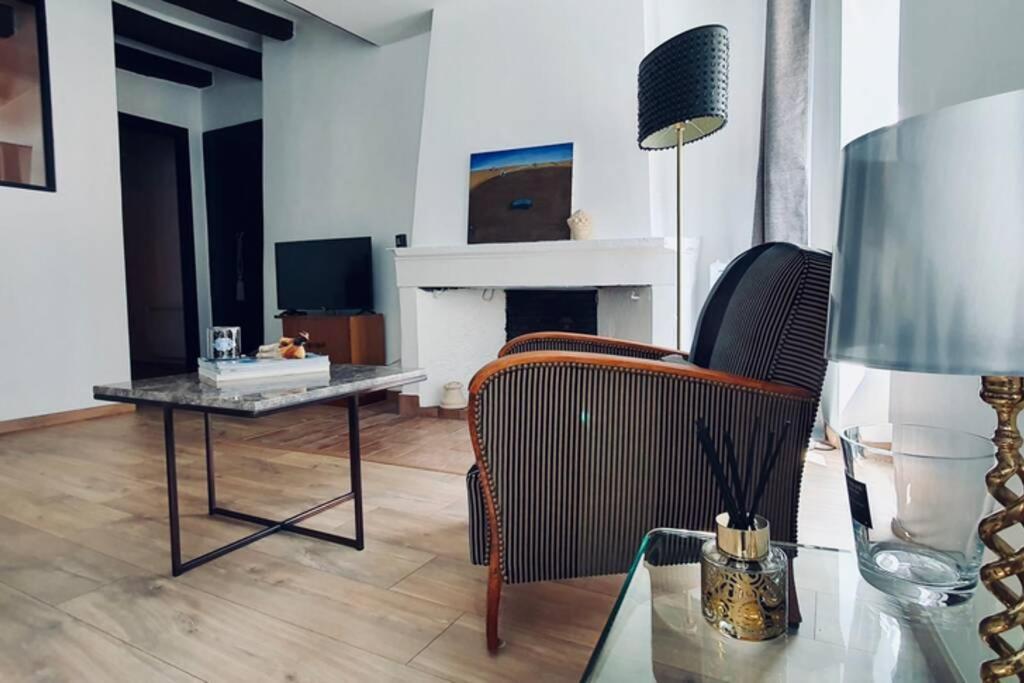 Le Carnot 2 Etoiles Hypercentre Vieille Ville Анси Экстерьер фото